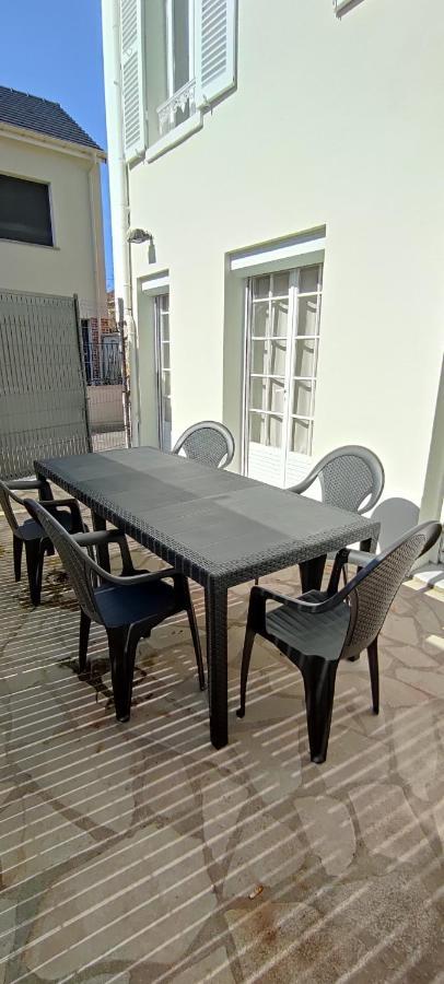 Poissy Appartements Cosy ภายนอก รูปภาพ